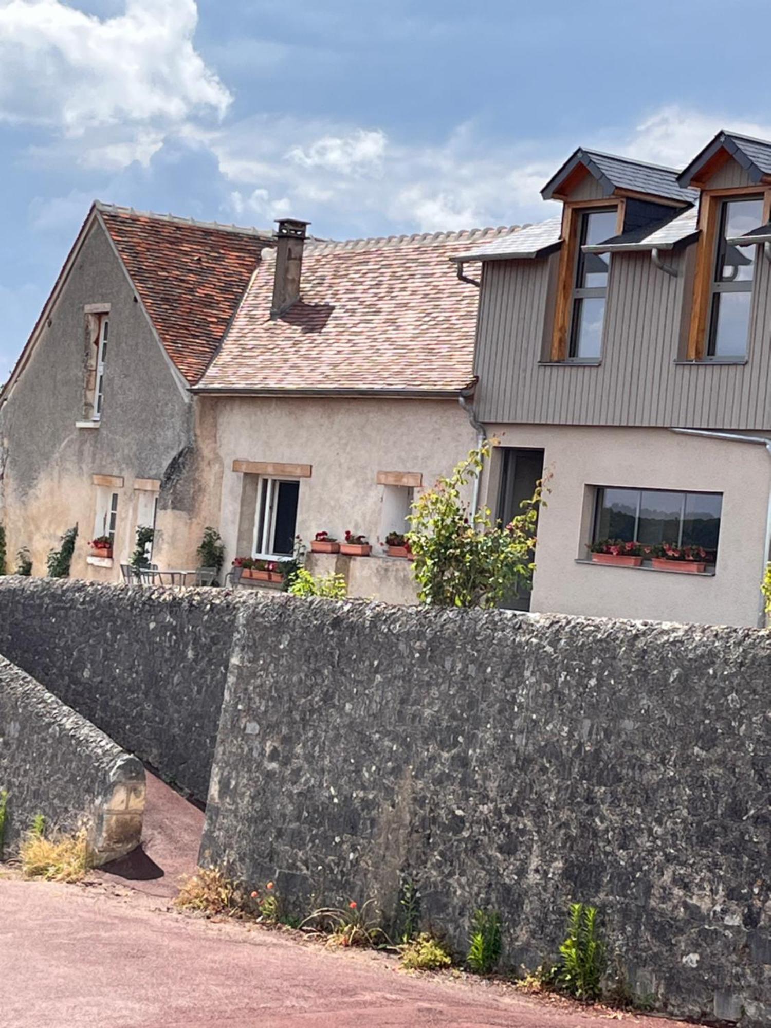 Maisons D'Hotes Du Chateau Au Grand Pressigny Le Grand-Pressigny Exterior foto